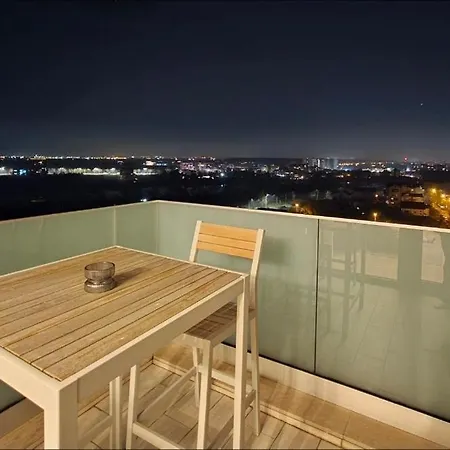 Elegant Afi With Panoramic View - Metro Laminorului Бухарест