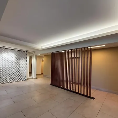 Апартаменти Elegant Afi With Panoramic View - Metro Laminorului *